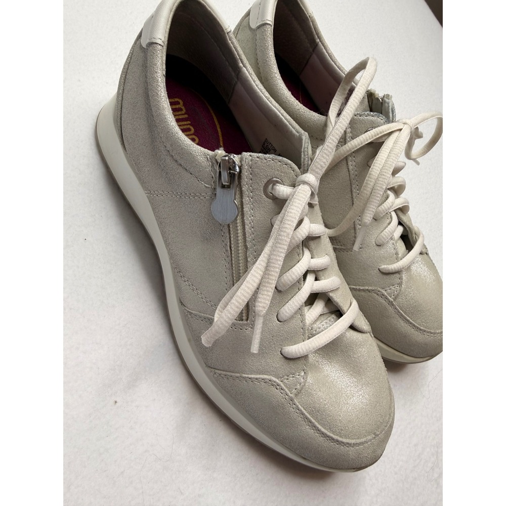 Munro Sutton Silver Metallic Suede Side Zip Sneakers Womens 9.5W M108278